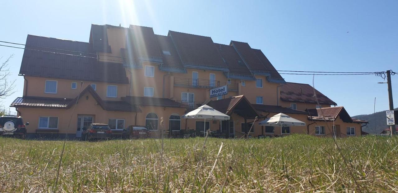 Hotel Mirni Kutak Otočac Exteriör bild